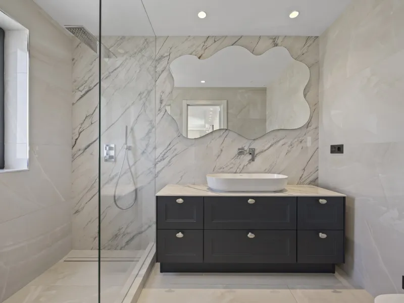 Discover this exceptional southwest-facing villa, a stunning blend of contemporary elegance and modern comfort. Recently refurbished with top-quality materials, this exquisite home boasts a sleek design that perfectly complements its surroundings. Located