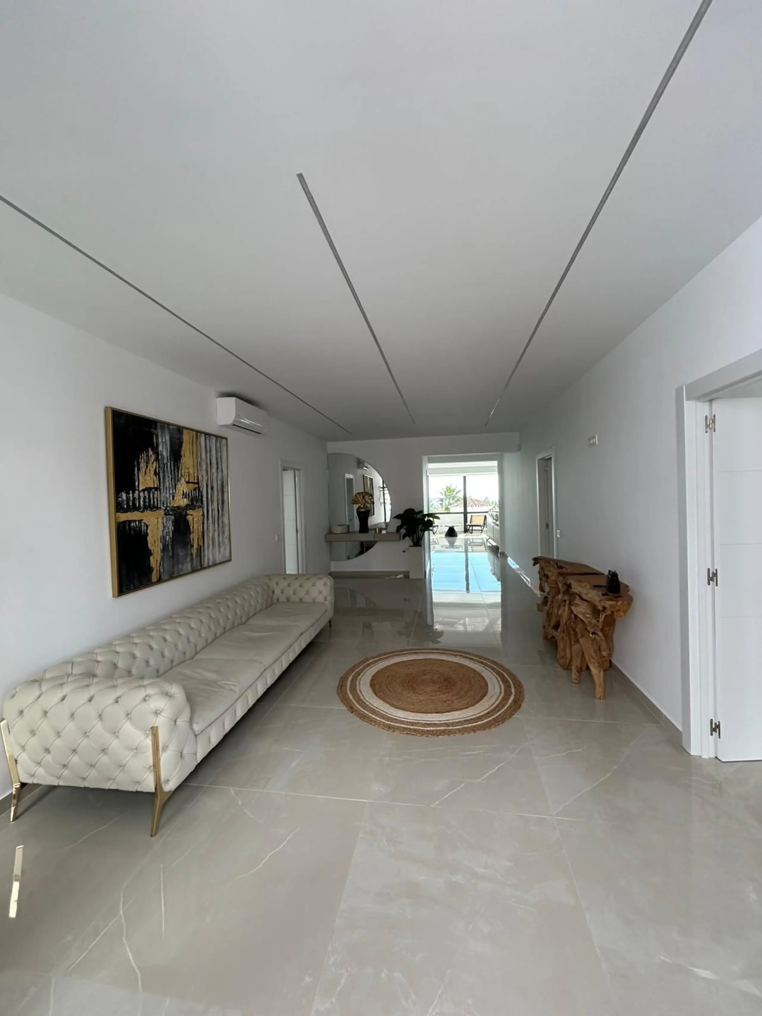 House - Detached Villa в продаже в Benalmadena, Málaga. В доме 4 спален и 5 ванных комнат. Площадь дома 550 м². Площадь участка 800 м²