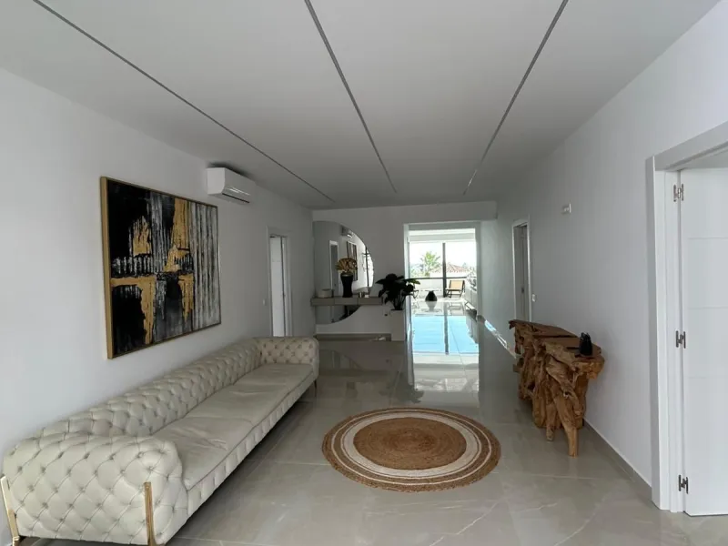 House - Detached Villa в продаже в Benalmadena, Málaga. В доме 4 спален и 5 ванных комнат. Площадь дома 550 м². Площадь участка 800 м²