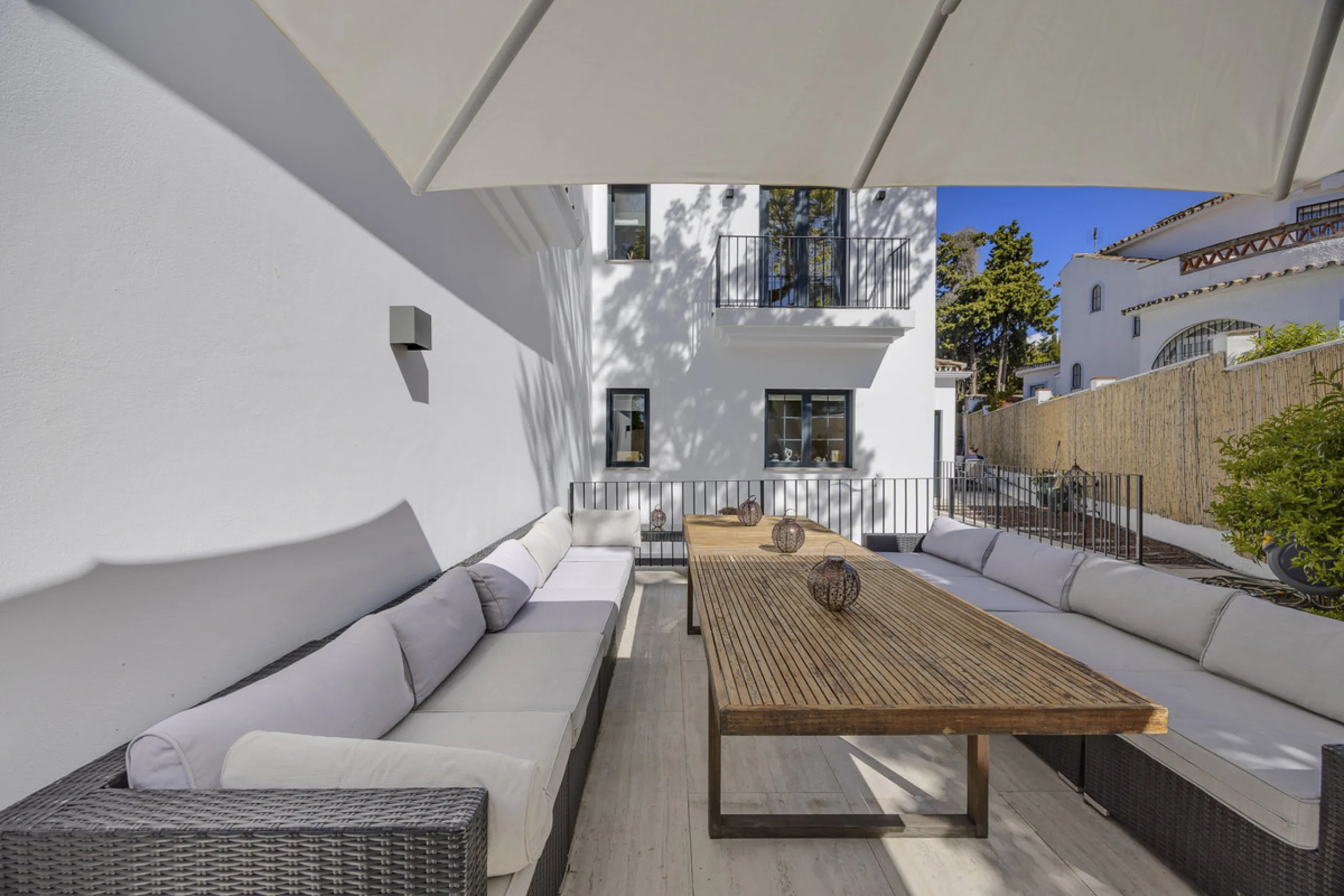 Discover this exceptional southwest-facing villa, a stunning blend of contemporary elegance and modern comfort. Recently refurbished with top-quality materials, this exquisite home boasts a sleek design that perfectly complements its surroundings. Located