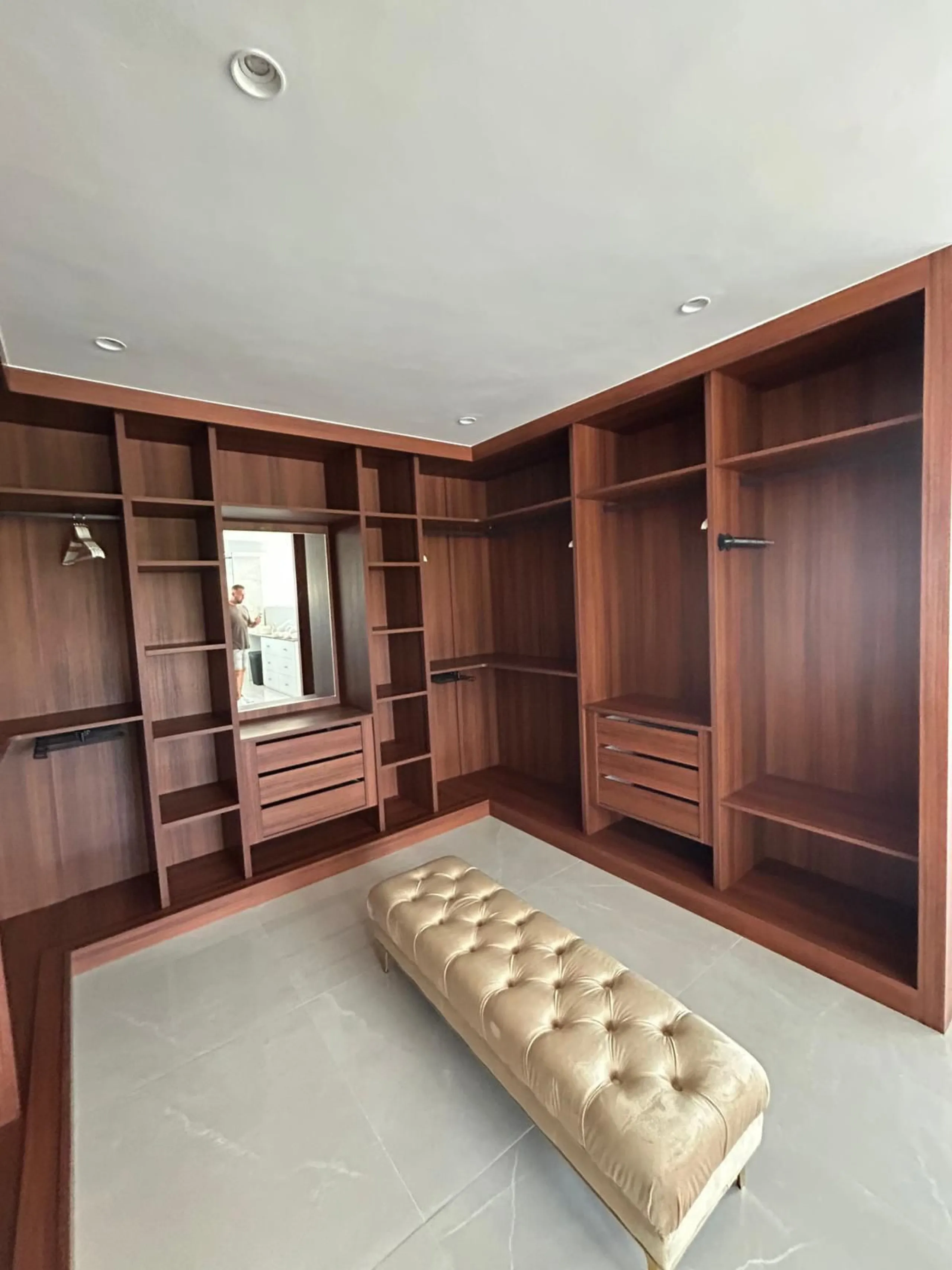 House - Detached Villa в продаже в Benalmadena, Málaga. В доме 4 спален и 5 ванных комнат. Площадь дома 550 м². Площадь участка 800 м²