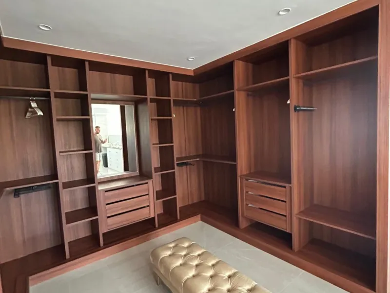 House - Detached Villa в продаже в Benalmadena, Málaga. В доме 4 спален и 5 ванных комнат. Площадь дома 550 м². Площадь участка 800 м²