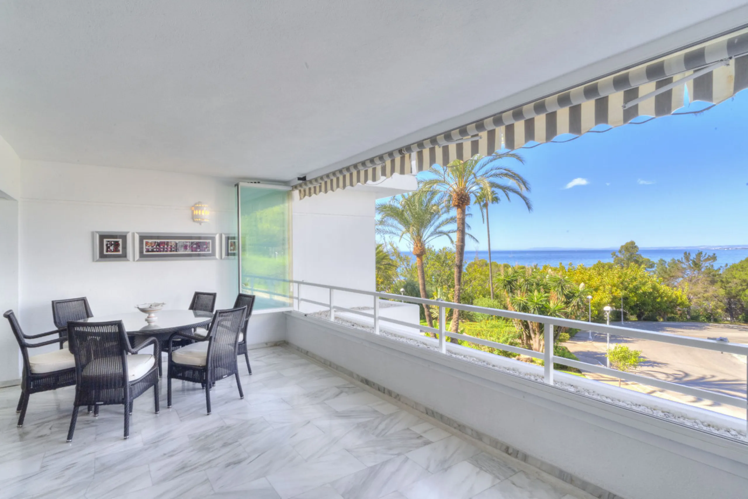 Located in the sought-after Torre Real urbanization, within the distinguished Atenea II building, this refined first-floor apartment offers a serene and comfortable lifestyle just minutes from the heart of Marbella.
