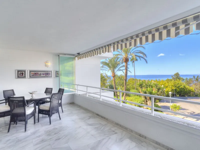 Located in the sought-after Torre Real urbanization, within the distinguished Atenea II building, this refined first-floor apartment offers a serene and comfortable lifestyle just minutes from the heart of Marbella.