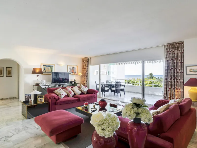 Located in the sought-after Torre Real urbanization, within the distinguished Atenea II building, this refined first-floor apartment offers a serene and comfortable lifestyle just minutes from the heart of Marbella.