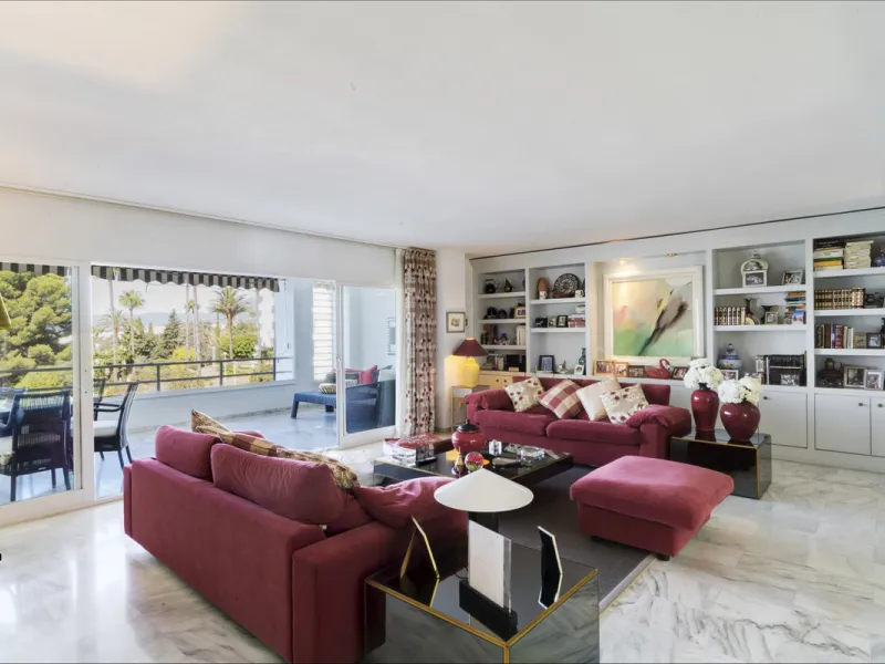 Located in the sought-after Torre Real urbanization, within the distinguished Atenea II building, this refined first-floor apartment offers a serene and comfortable lifestyle just minutes from the heart of Marbella.