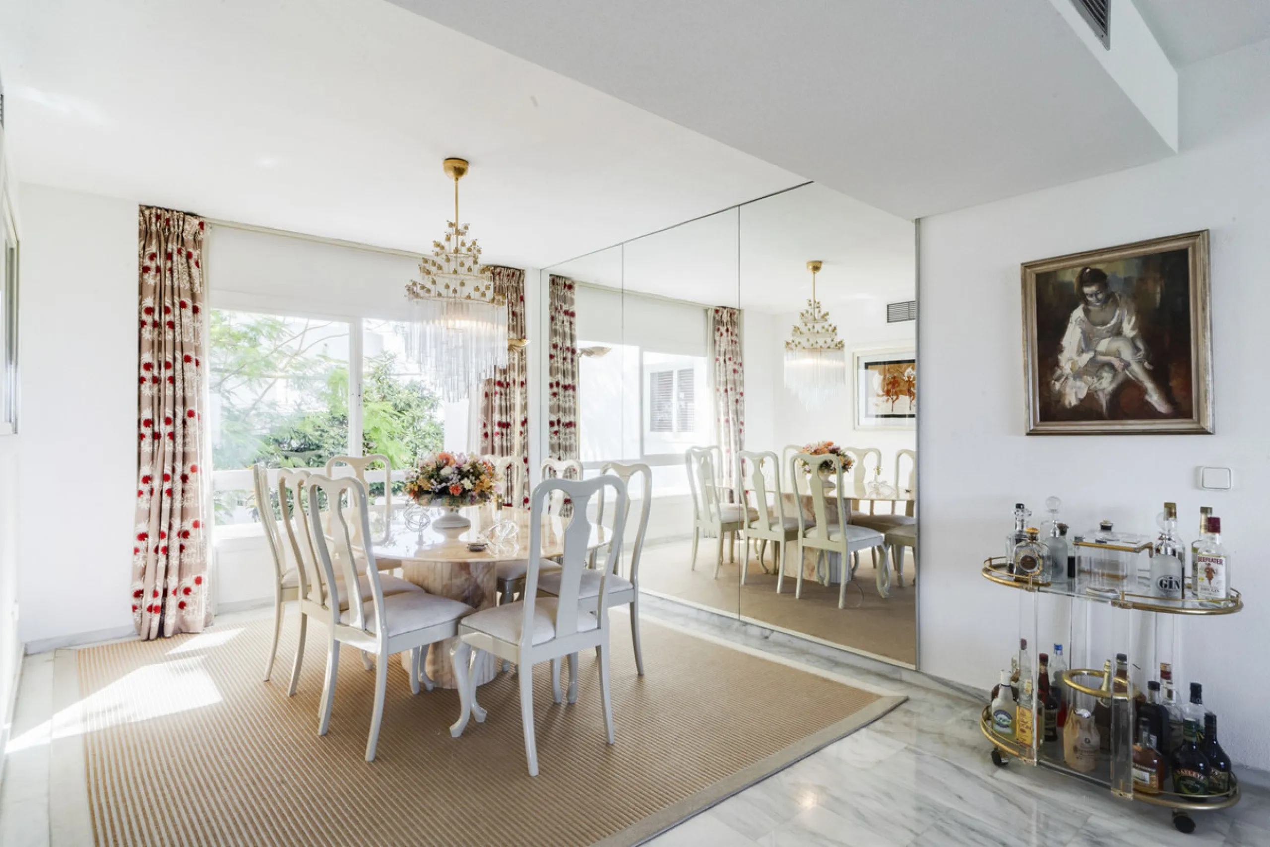 Located in the sought-after Torre Real urbanization, within the distinguished Atenea II building, this refined first-floor apartment offers a serene and comfortable lifestyle just minutes from the heart of Marbella.