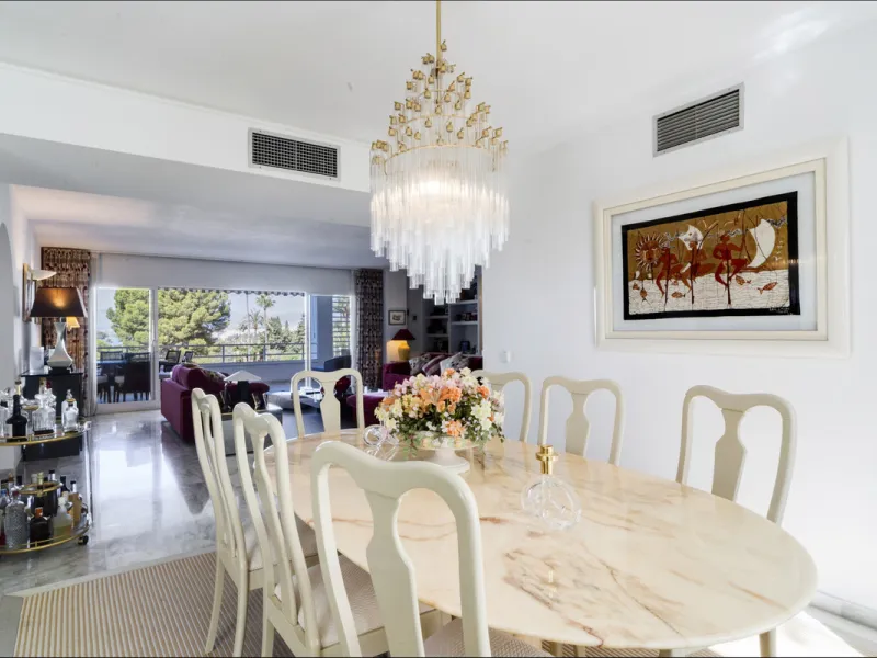 Located in the sought-after Torre Real urbanization, within the distinguished Atenea II building, this refined first-floor apartment offers a serene and comfortable lifestyle just minutes from the heart of Marbella.