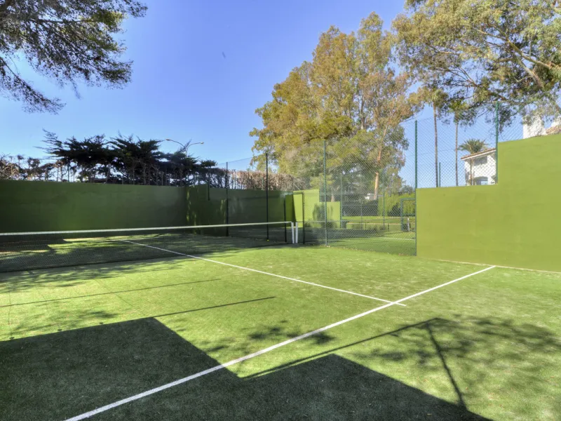 Located in the sought-after Torre Real urbanization, within the distinguished Atenea II building, this refined first-floor apartment offers a serene and comfortable lifestyle just minutes from the heart of Marbella.