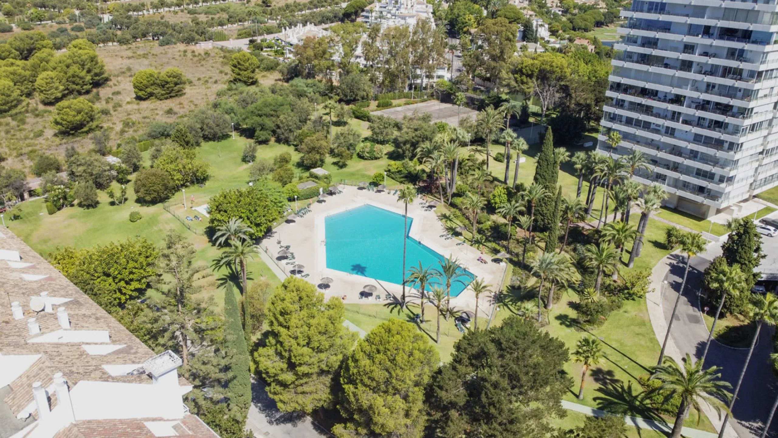 Located in the sought-after Torre Real urbanization, within the distinguished Atenea II building, this refined first-floor apartment offers a serene and comfortable lifestyle just minutes from the heart of Marbella.