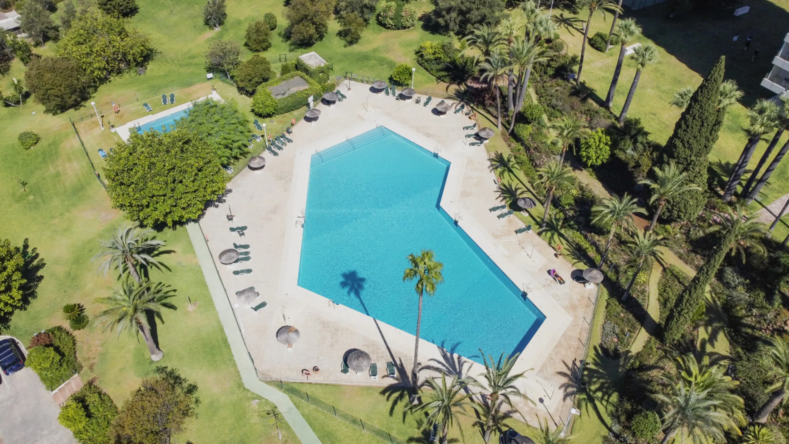 Located in the sought-after Torre Real urbanization, within the distinguished Atenea II building, this refined first-floor apartment offers a serene and comfortable lifestyle just minutes from the heart of Marbella.