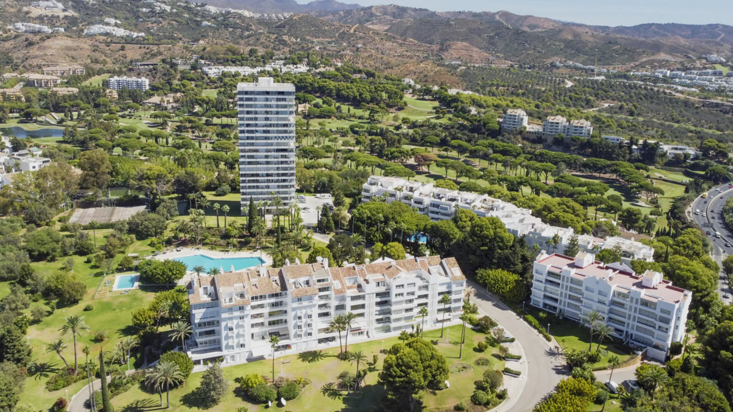 Located in the sought-after Torre Real urbanization, within the distinguished Atenea II building, this refined first-floor apartment offers a serene and comfortable lifestyle just minutes from the heart of Marbella.