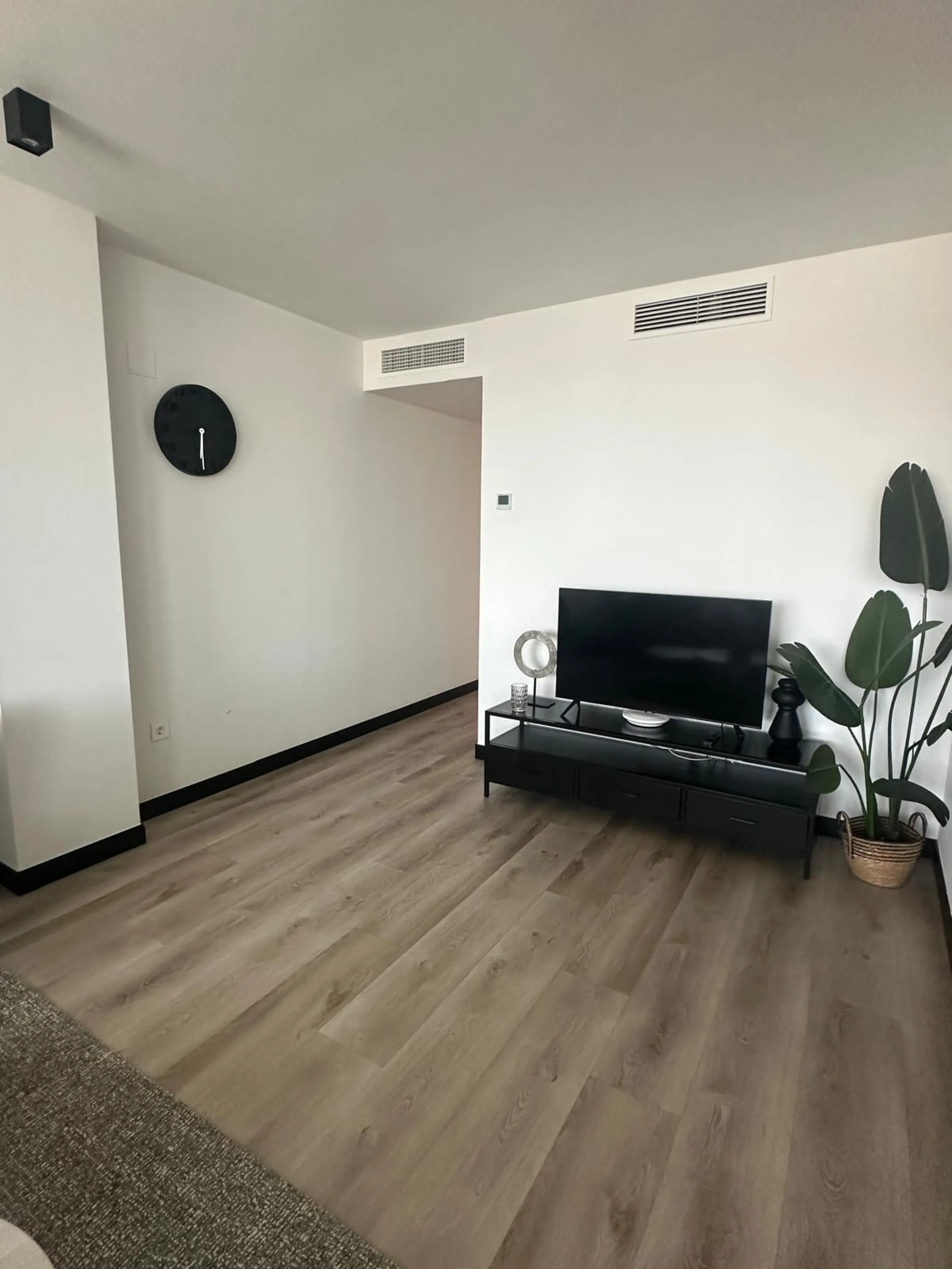 Apartment - Middle Floor Apartment в продаже в Mijas, Málaga. В доме 3 спален и 1 ванных комнат. Площадь дома 71 м²