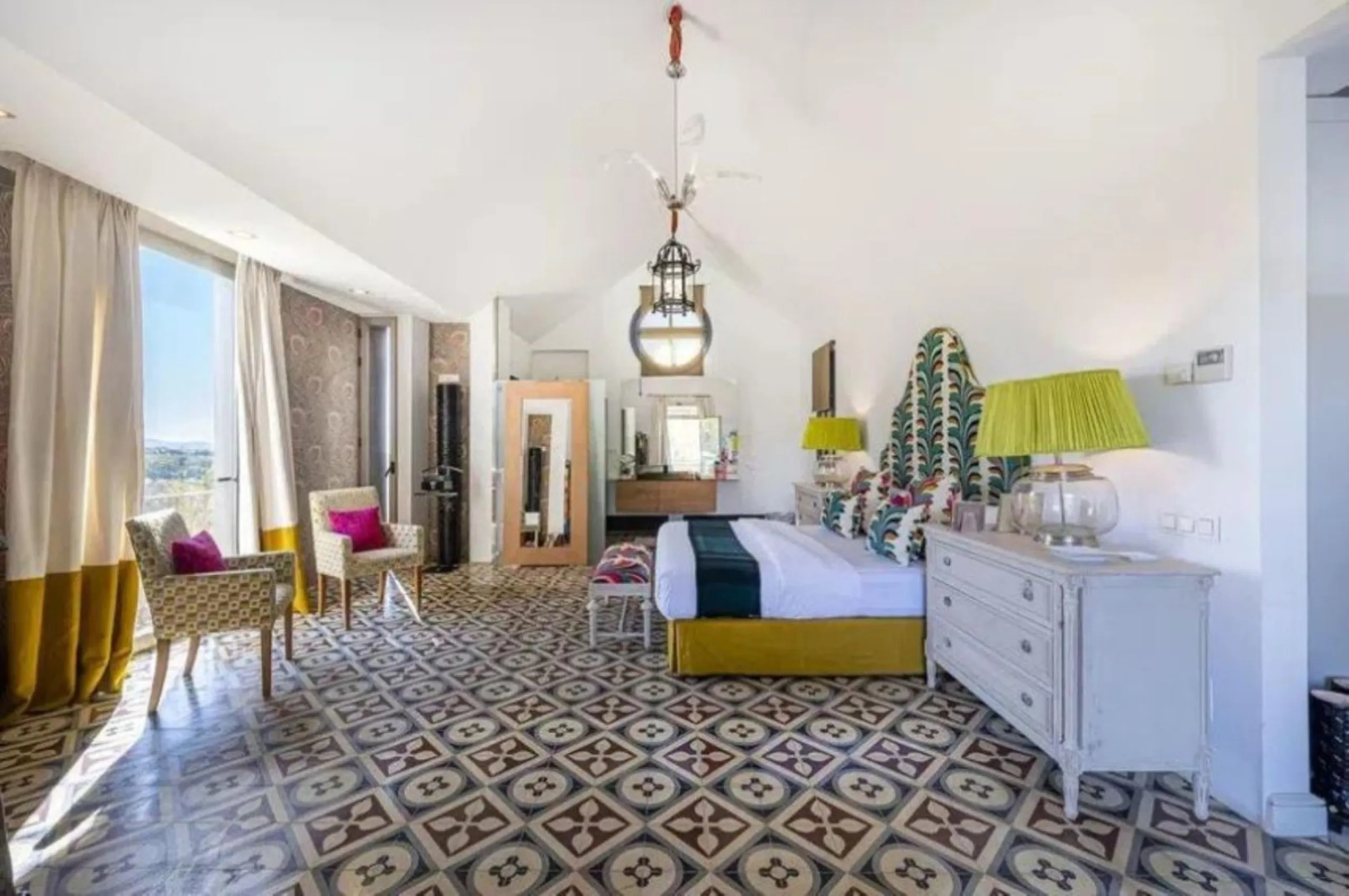 Welcome to a one-of-a-kind Mediterranean sanctuary, nestled in the exclusive urbanization of Lomas de Marbella Club, a place where timeless Andalusian charm meets artistic soul and untapped potential.