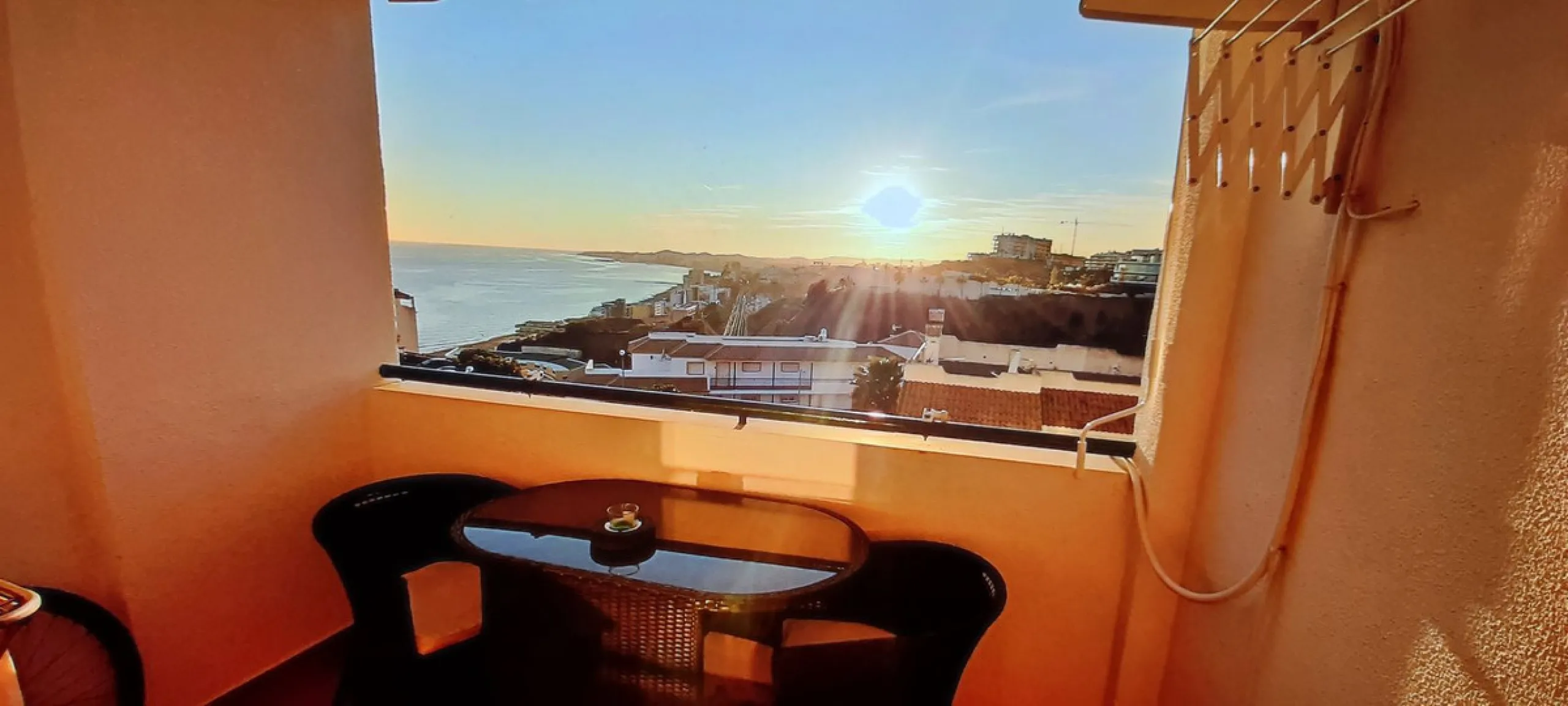 Apartment - Middle Floor Apartment в продаже в Benalmadena, Málaga. В доме 2 спален и 1 ванных комнат. Площадь дома 60 м²