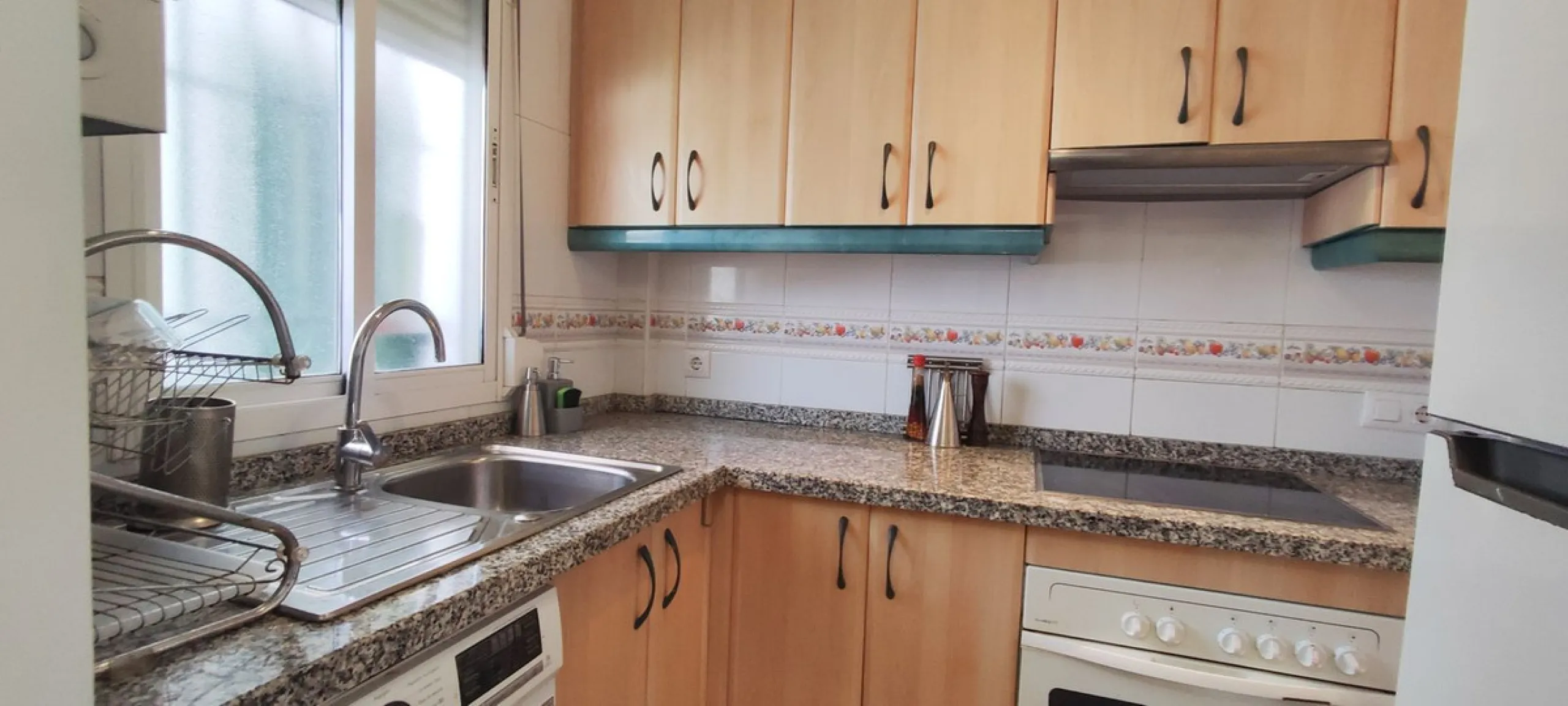 Apartment - Middle Floor Apartment в продаже в Benalmadena, Málaga. В доме 2 спален и 1 ванных комнат. Площадь дома 60 м²