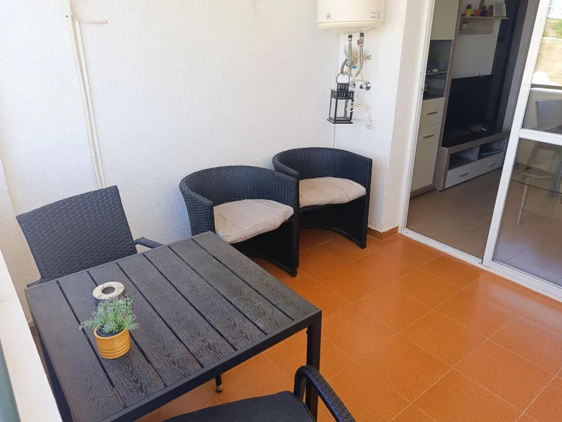 Apartment - Middle Floor Apartment в продаже в Benalmadena, Málaga. В доме 2 спален и 1 ванных комнат. Площадь дома 60 м²