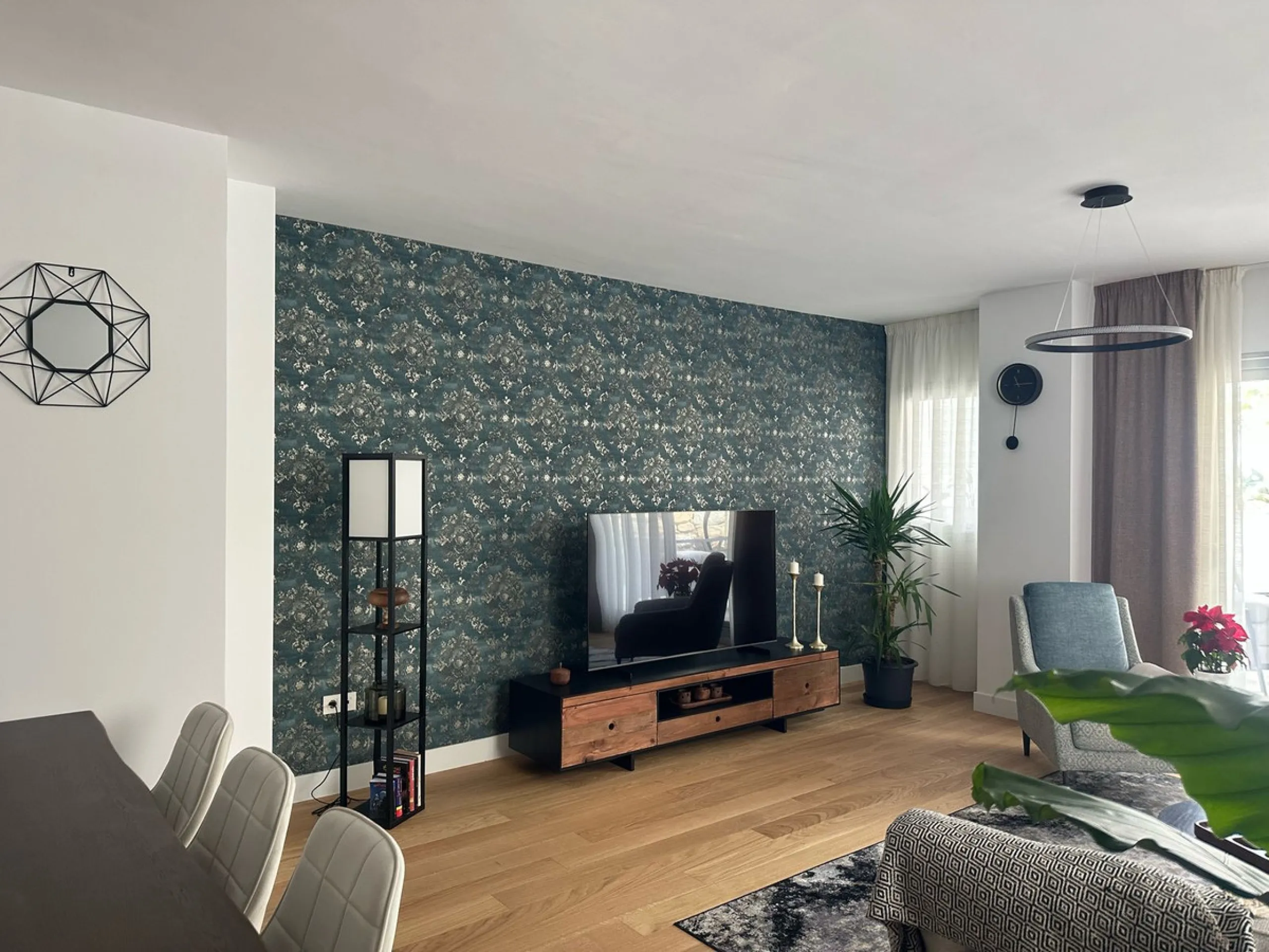 Exquisite 2-Bedroom Ground Floor Apartment for Sale with Sweeping Sea Views