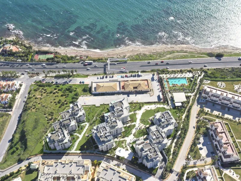 Exquisite 2-Bedroom Ground Floor Apartment for Sale with Sweeping Sea Views