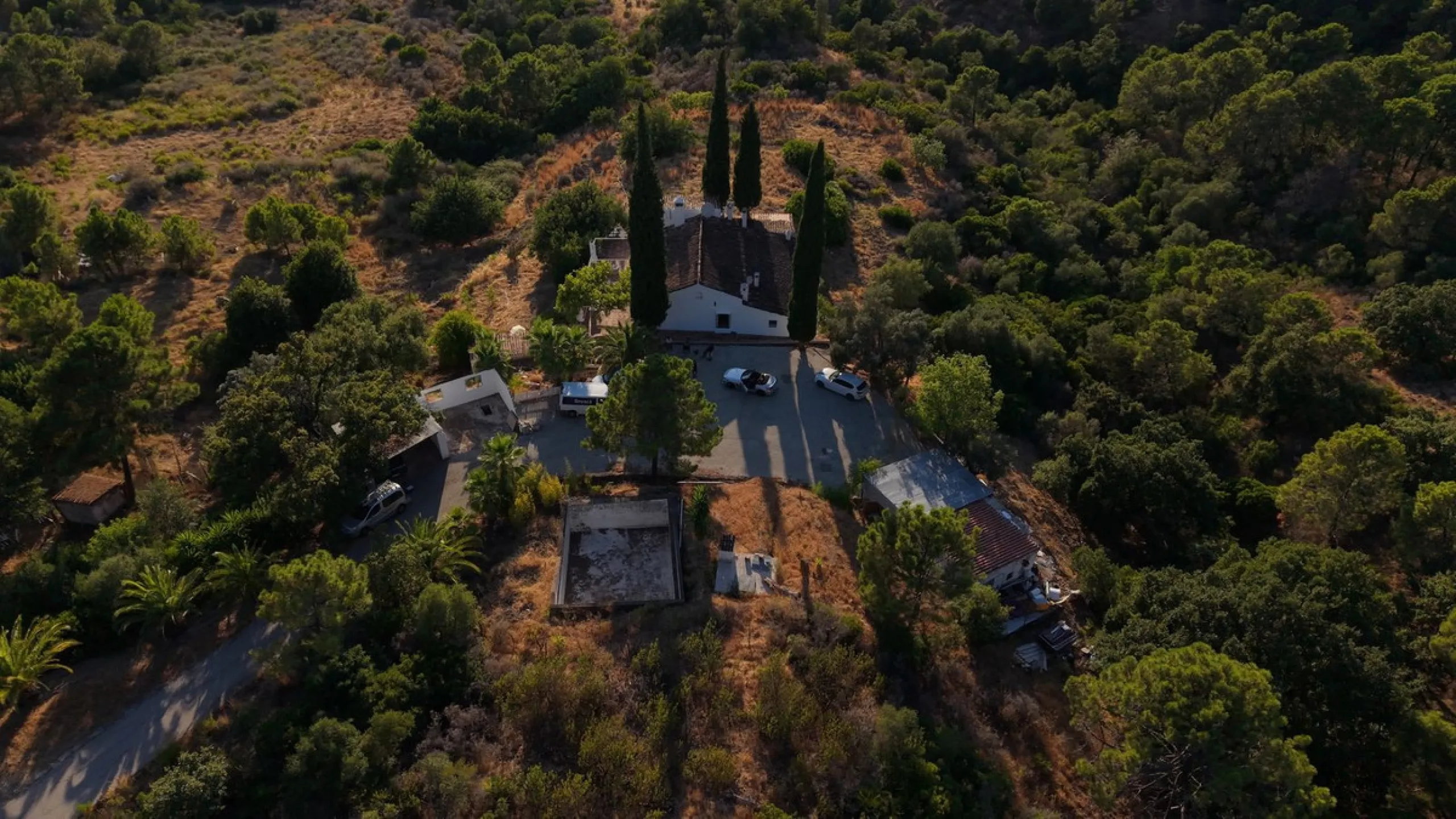 Plot - Land with Ruin в продаже в Estepona, Málaga. Площадь дома 200 м². Площадь участка 615000 м²