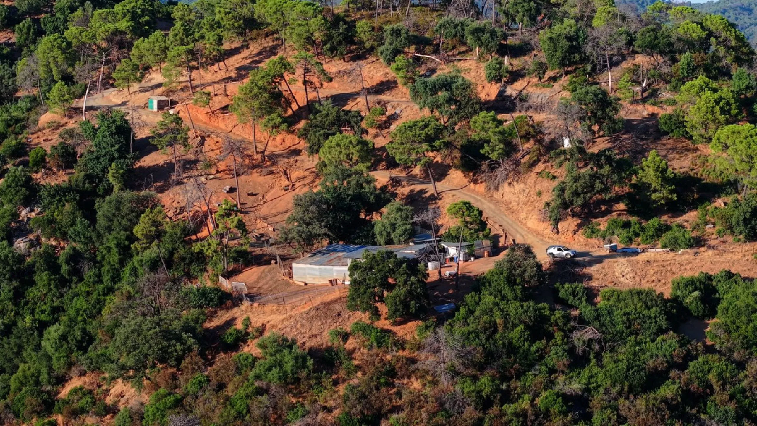 Plot - Land with Ruin в продаже в Estepona, Málaga. Площадь дома 200 м². Площадь участка 615000 м²
