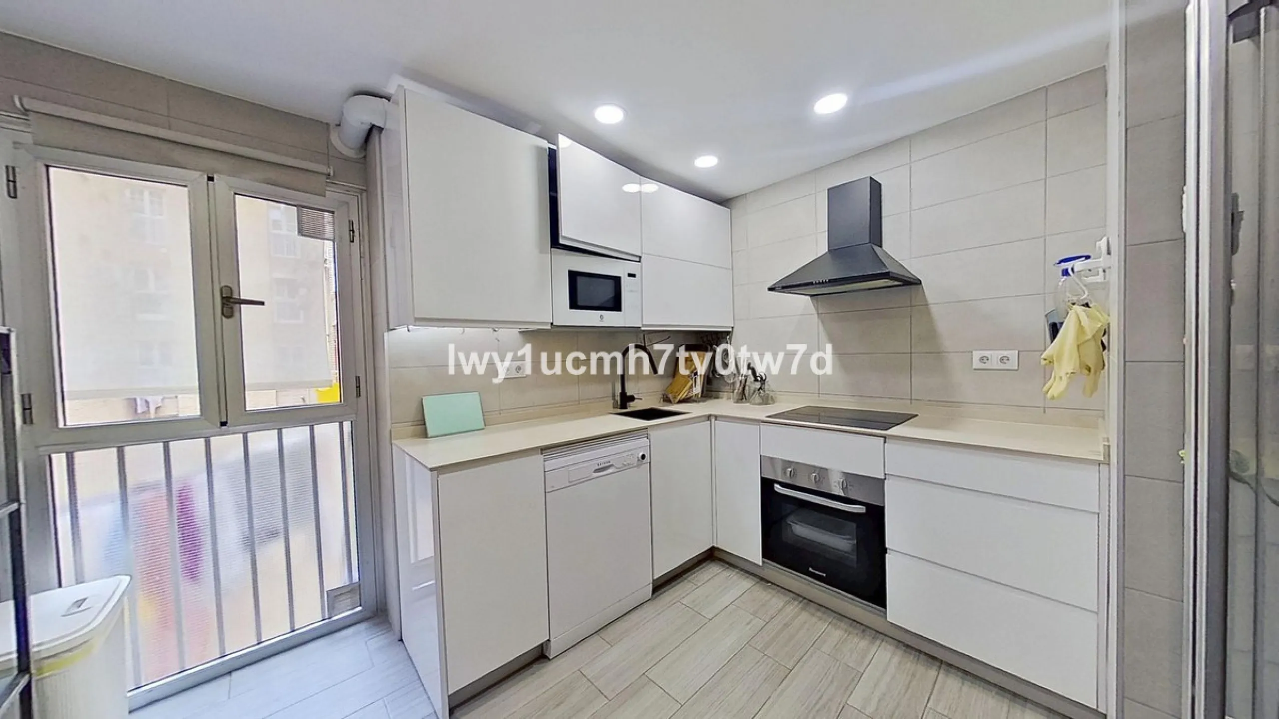 Lifestyle and extremely high quality of life to live in maximum luxury and comfort in one of the most sought-after areas of Malaga, where there are 300 days of sunshine a year and a mild climate all year round. Discover your new home in the heart of Malag
