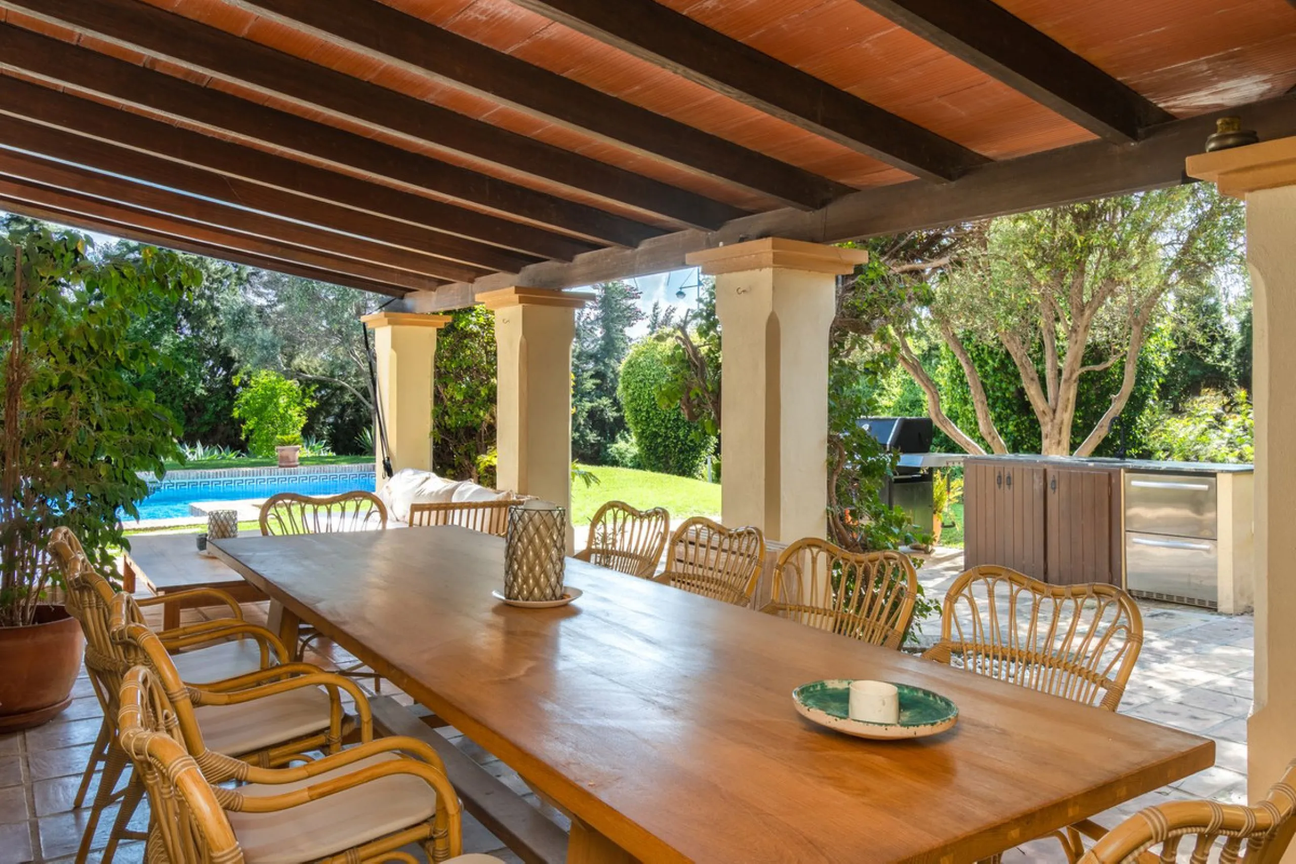 House - Detached Villa в продаже в Marbella, Málaga. В доме 5 спален и 5 ванных комнат. Площадь дома 362 м². Площадь участка 1296 м²