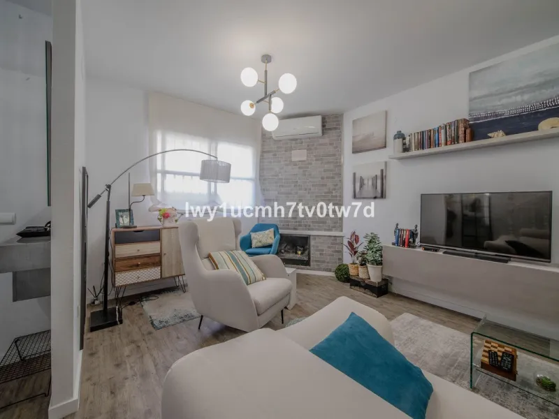 GREAT OPPORTUNITY! MAGNIFICENT HOUSE JUST FIVE MINUTES FROM THE BEACH