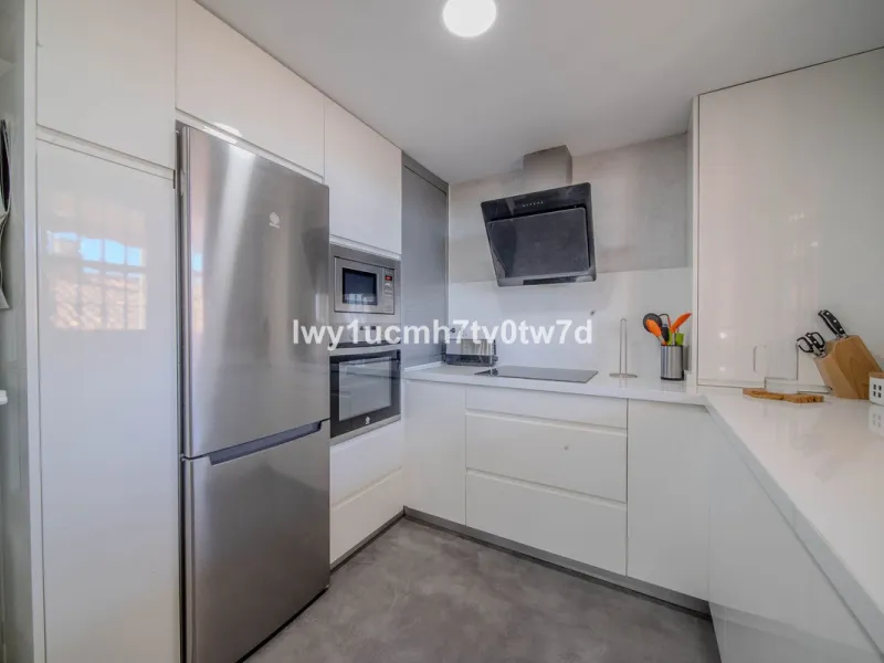 GREAT OPPORTUNITY! MAGNIFICENT HOUSE JUST FIVE MINUTES FROM THE BEACH