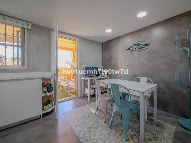 GREAT OPPORTUNITY! MAGNIFICENT HOUSE JUST FIVE MINUTES FROM THE BEACH