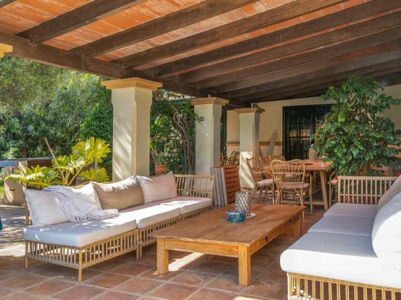 House - Detached Villa в продаже в Marbella, Málaga. В доме 5 спален и 5 ванных комнат. Площадь дома 362 м². Площадь участка 1296 м²