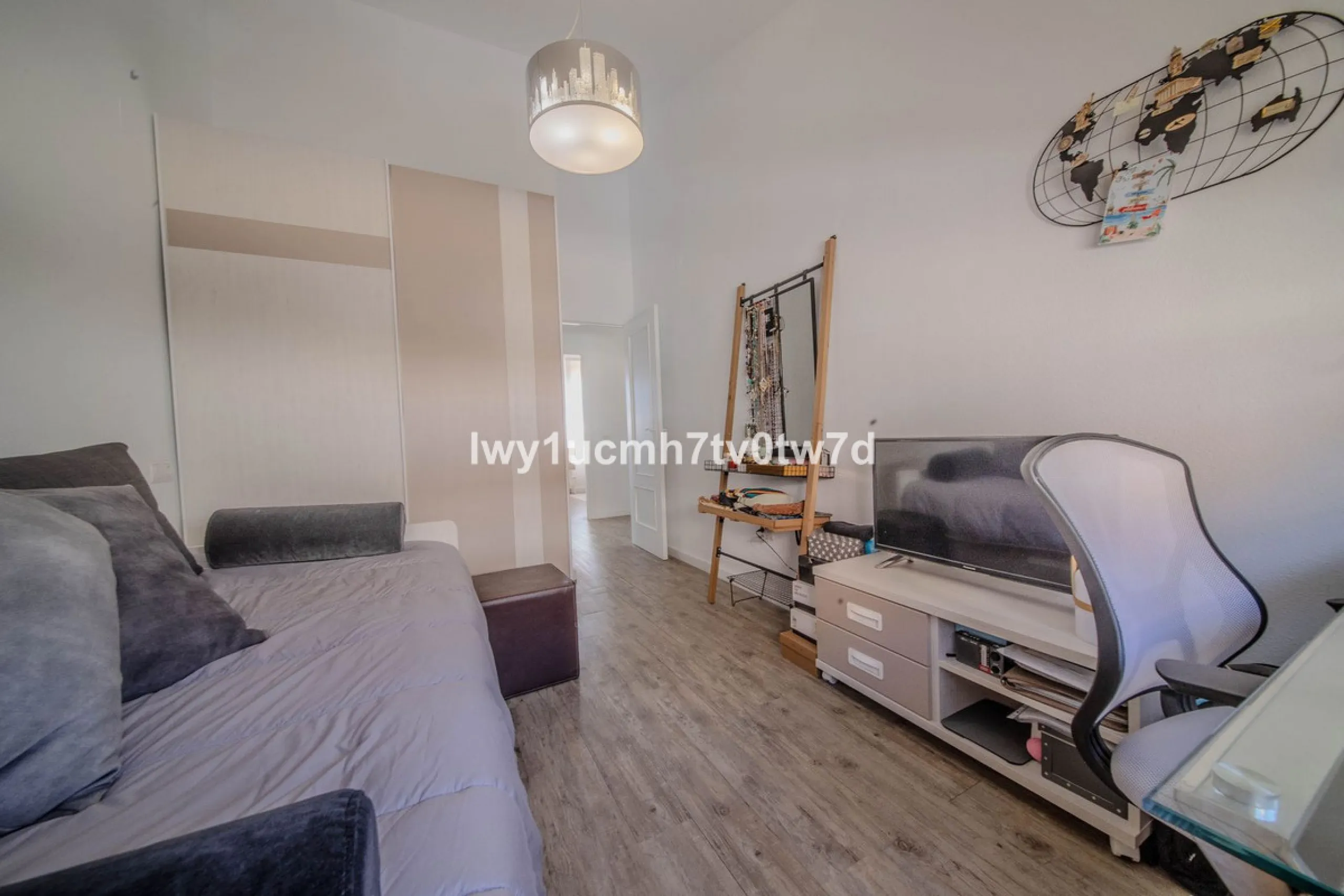 GREAT OPPORTUNITY! MAGNIFICENT HOUSE JUST FIVE MINUTES FROM THE BEACH
