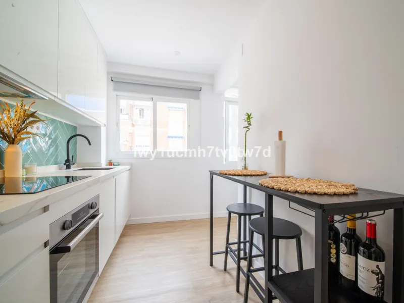 Apartment - Middle Floor Apartment в продаже в Rincón de la Victoria, Málaga. В доме 2 спален и 1 ванных комнат. Площадь дома 88 м²