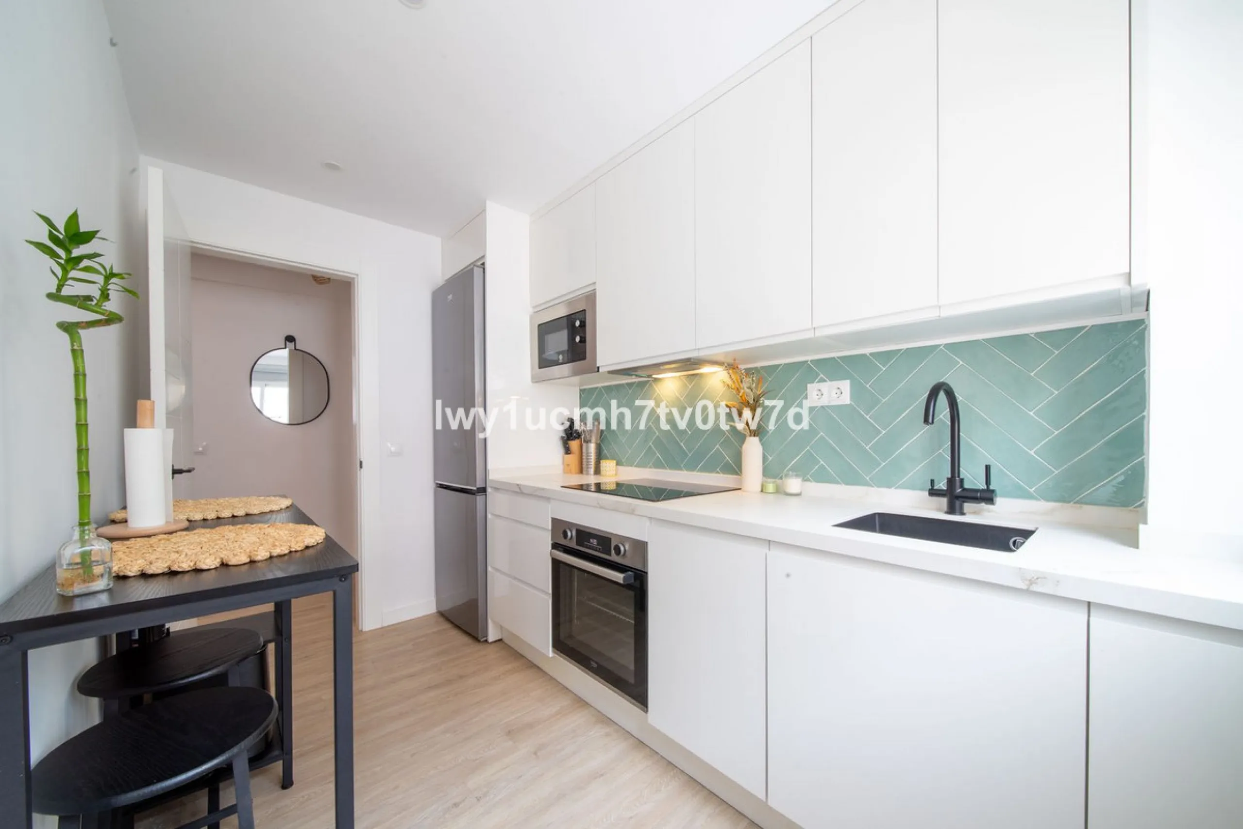 Apartment - Middle Floor Apartment в продаже в Rincón de la Victoria, Málaga. В доме 2 спален и 1 ванных комнат. Площадь дома 88 м²