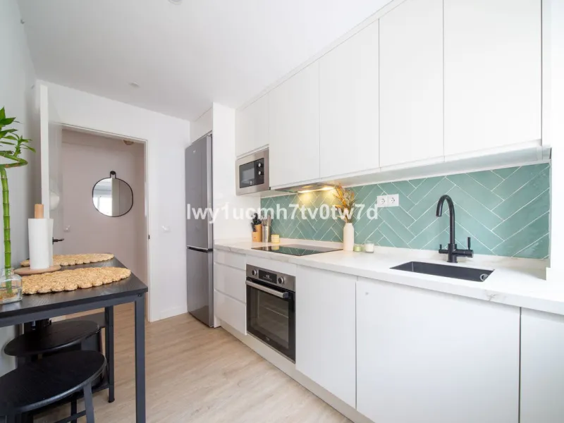 Apartment - Middle Floor Apartment в продаже в Rincón de la Victoria, Málaga. В доме 2 спален и 1 ванных комнат. Площадь дома 88 м²