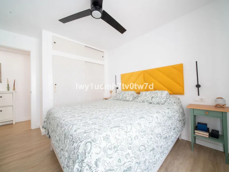 Apartment - Middle Floor Apartment в продаже в Rincón de la Victoria, Málaga. В доме 2 спален и 1 ванных комнат. Площадь дома 88 м²