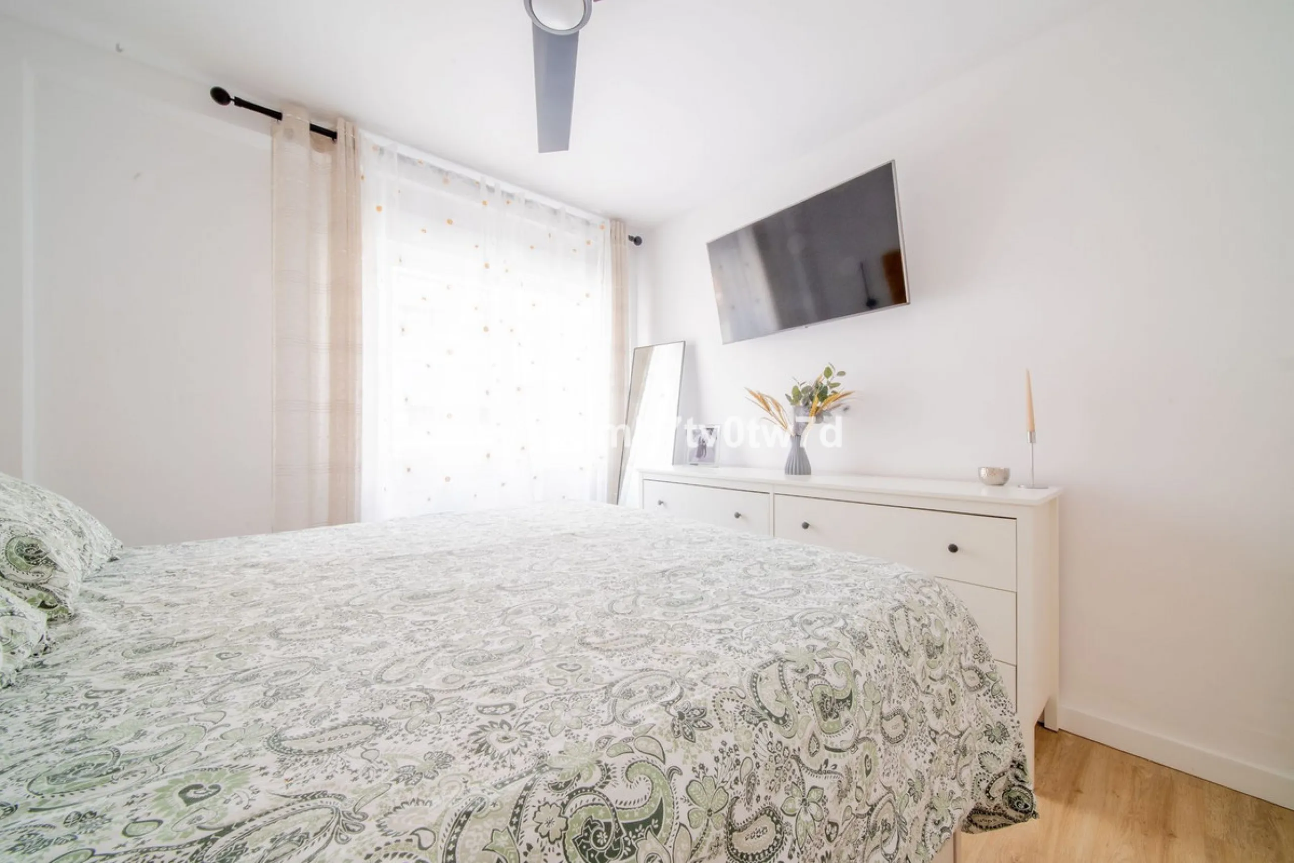 Apartment - Middle Floor Apartment в продаже в Rincón de la Victoria, Málaga. В доме 2 спален и 1 ванных комнат. Площадь дома 88 м²