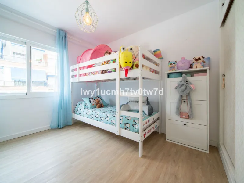 Apartment - Middle Floor Apartment в продаже в Rincón de la Victoria, Málaga. В доме 2 спален и 1 ванных комнат. Площадь дома 88 м²