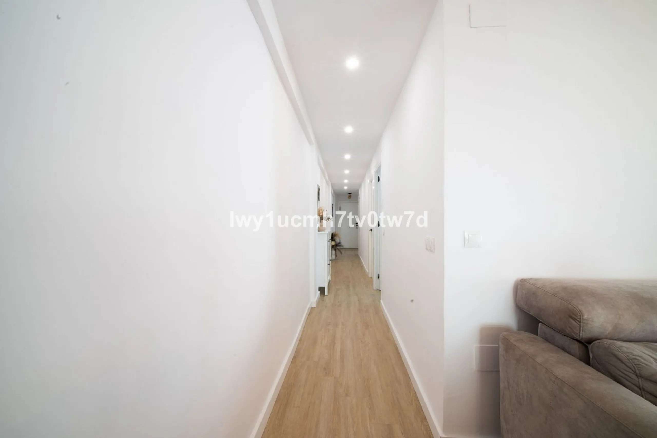 Apartment - Middle Floor Apartment в продаже в Rincón de la Victoria, Málaga. В доме 2 спален и 1 ванных комнат. Площадь дома 88 м²