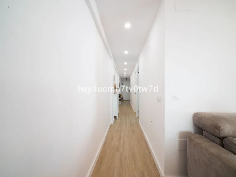 Apartment - Middle Floor Apartment в продаже в Rincón de la Victoria, Málaga. В доме 2 спален и 1 ванных комнат. Площадь дома 88 м²