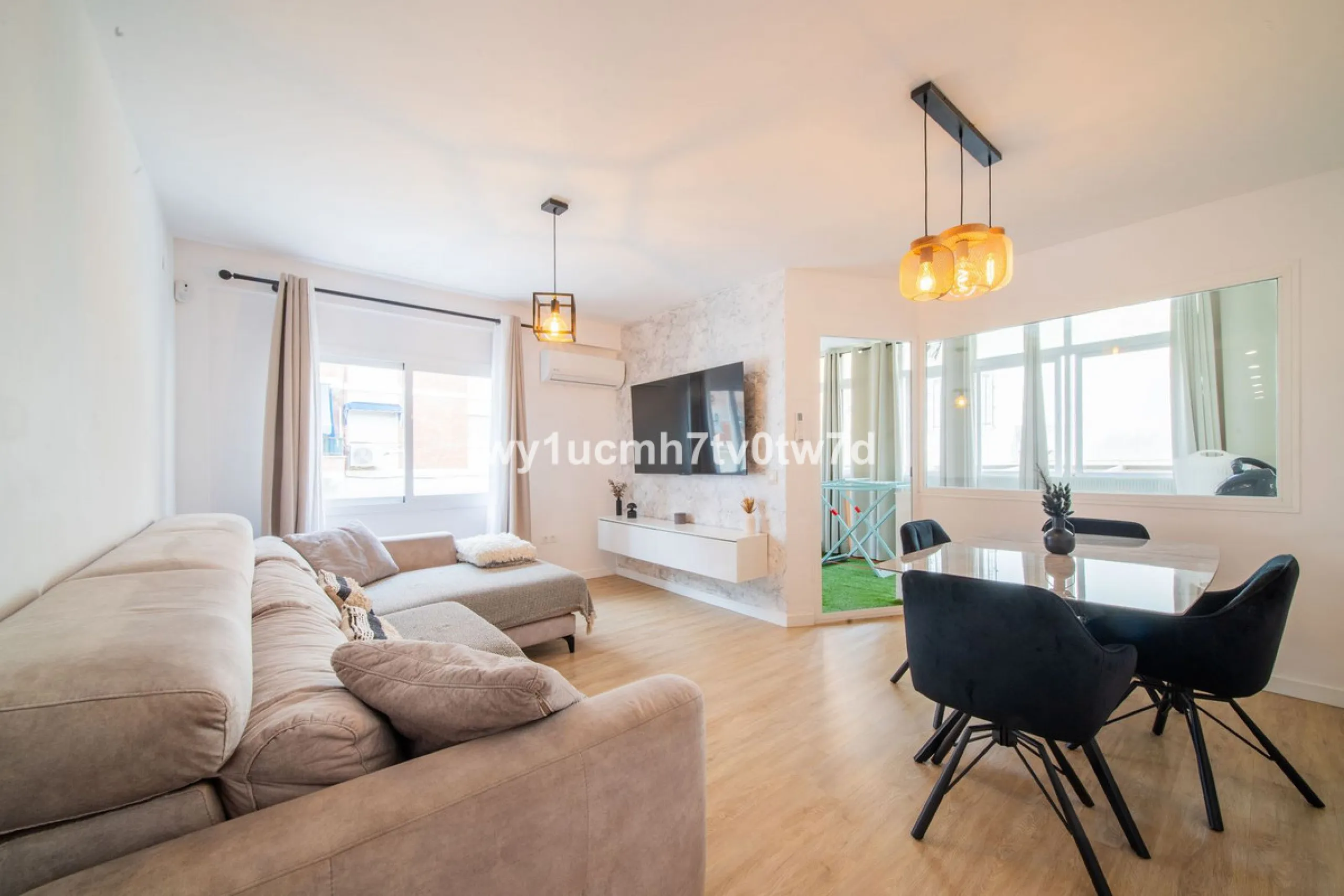 Apartment - Middle Floor Apartment в продаже в Rincón de la Victoria, Málaga. В доме 2 спален и 1 ванных комнат. Площадь дома 88 м²