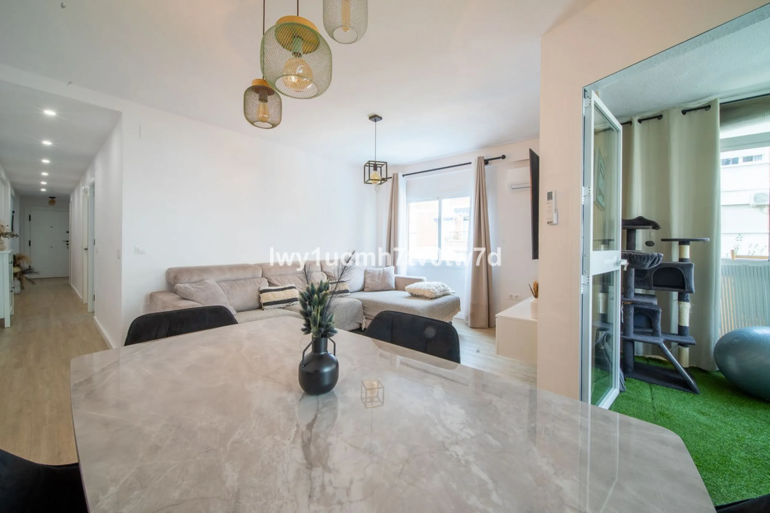 Apartment - Middle Floor Apartment в продаже в Rincón de la Victoria, Málaga. В доме 2 спален и 1 ванных комнат. Площадь дома 88 м²