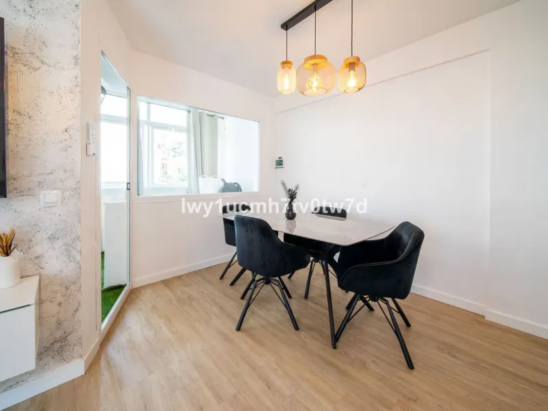 Apartment - Middle Floor Apartment в продаже в Rincón de la Victoria, Málaga. В доме 2 спален и 1 ванных комнат. Площадь дома 88 м²