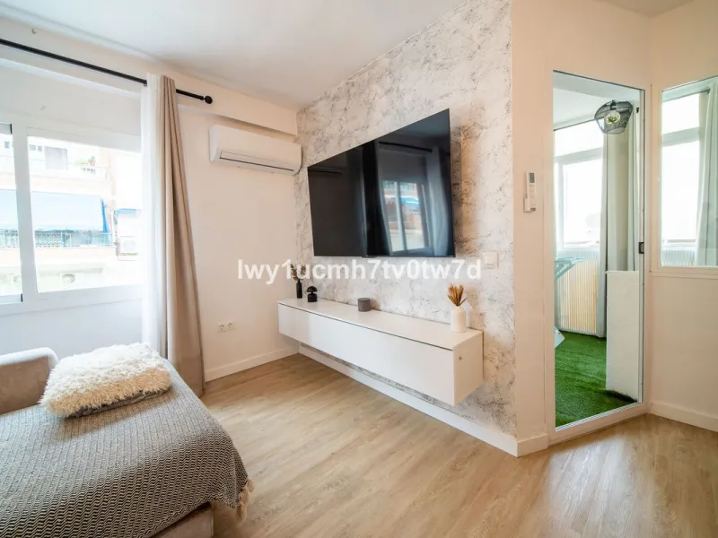 Apartment - Middle Floor Apartment в продаже в Rincón de la Victoria, Málaga. В доме 2 спален и 1 ванных комнат. Площадь дома 88 м²