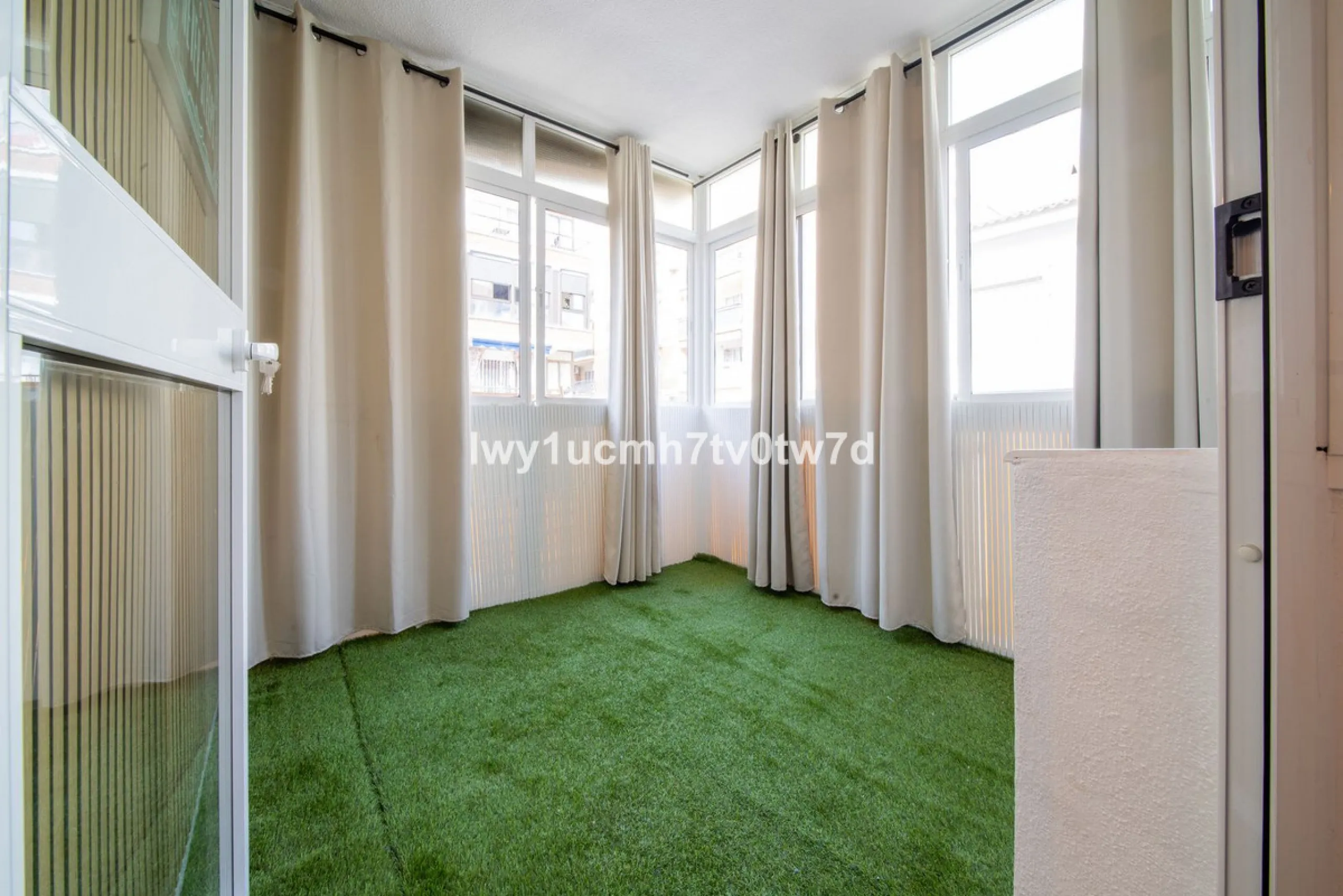 Apartment - Middle Floor Apartment в продаже в Rincón de la Victoria, Málaga. В доме 2 спален и 1 ванных комнат. Площадь дома 88 м²
