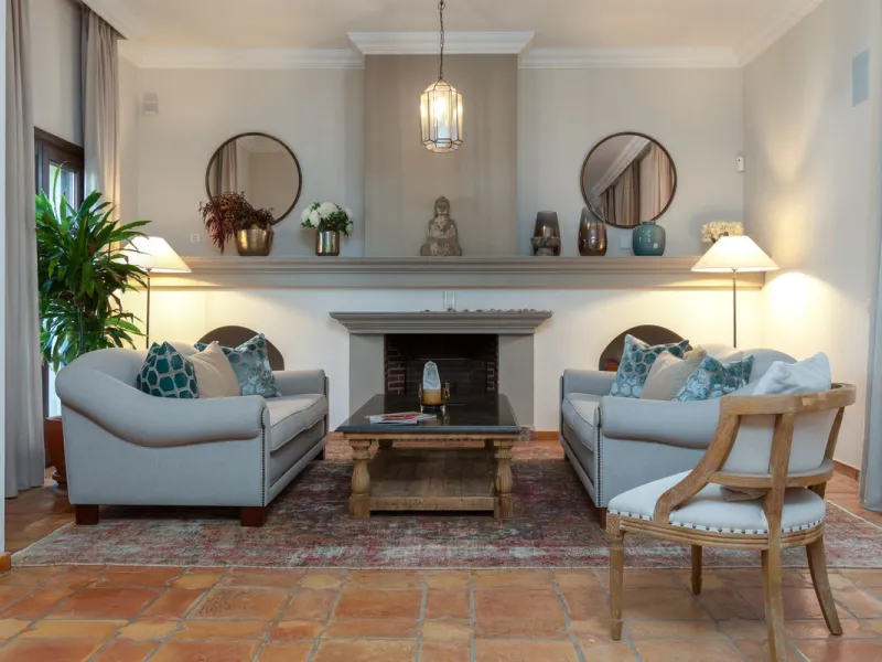 House - Detached Villa в продаже в Marbella, Málaga. В доме 5 спален и 5 ванных комнат. Площадь дома 362 м². Площадь участка 1296 м²