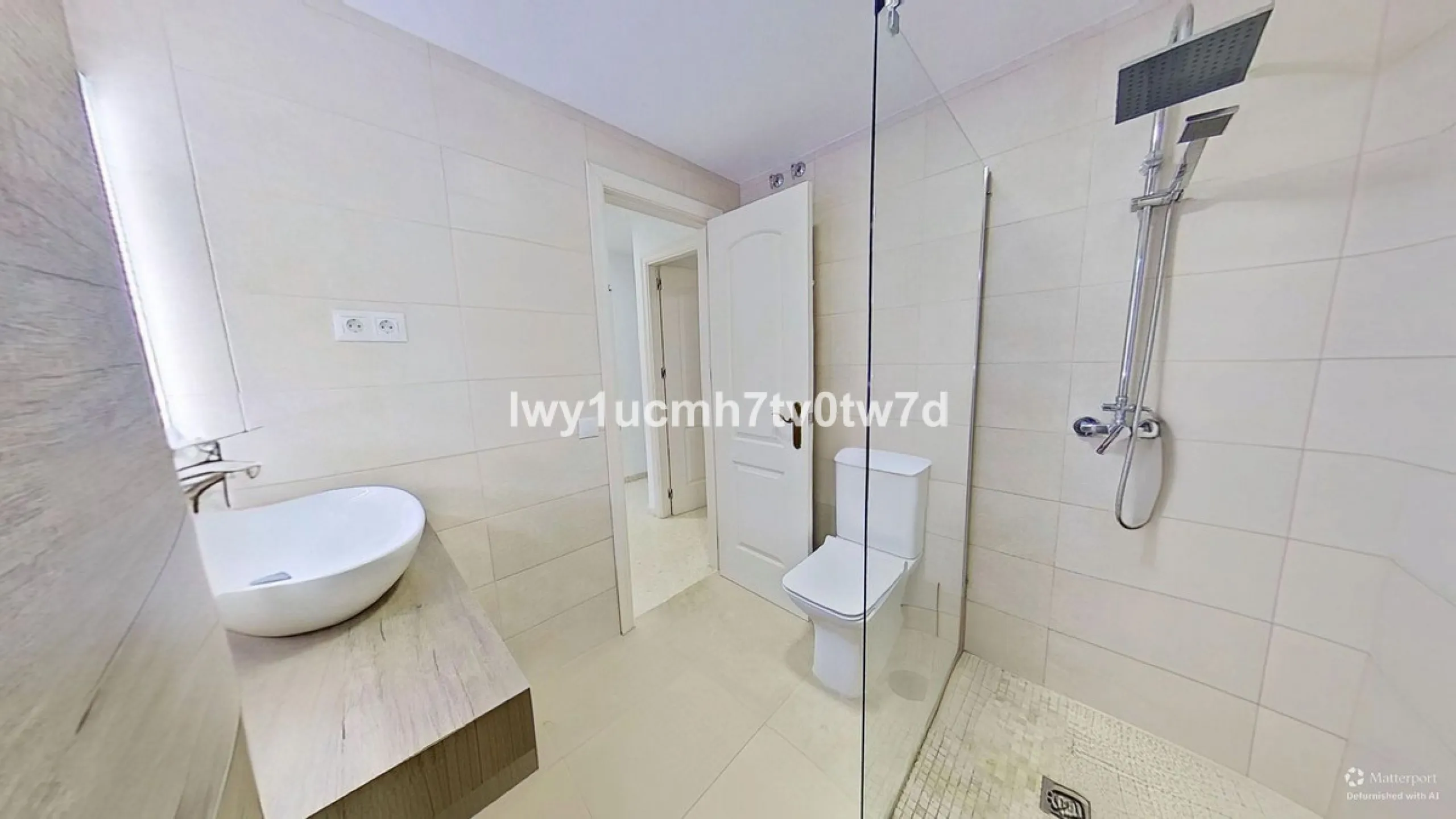 GREAT OPPORTUNITY – BEACHFRONT PROPERTY