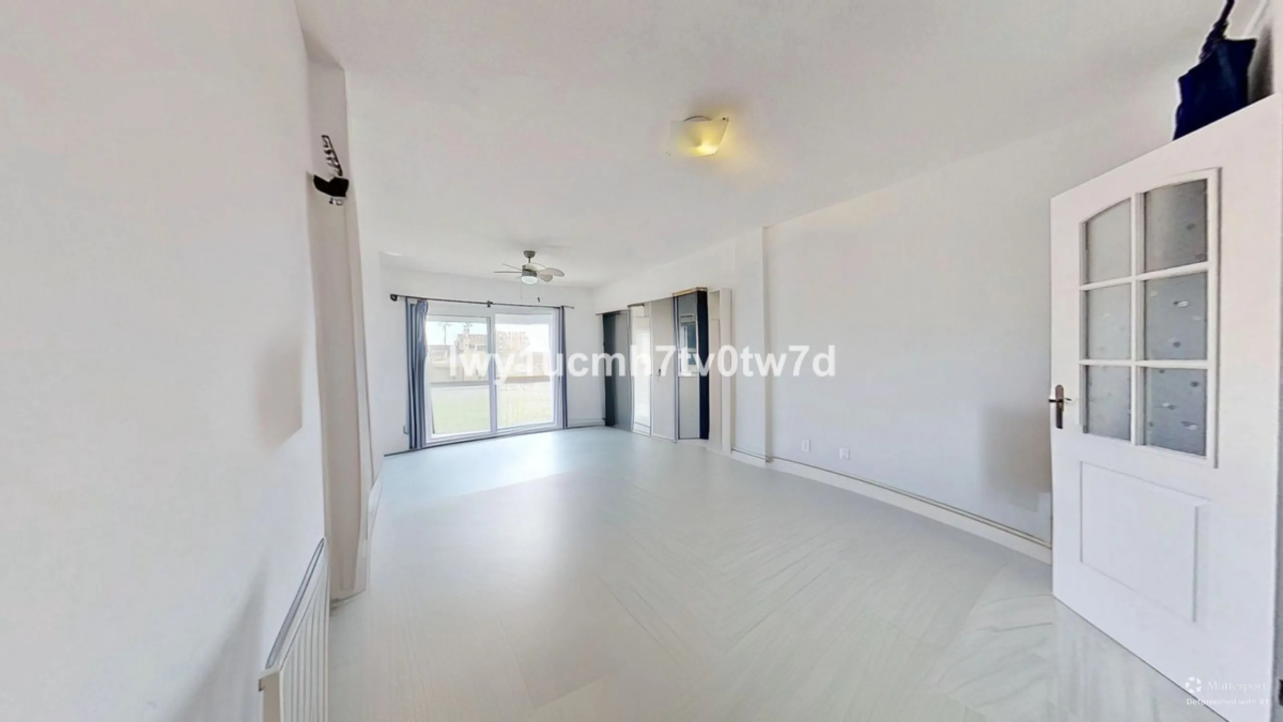GREAT OPPORTUNITY – BEACHFRONT PROPERTY