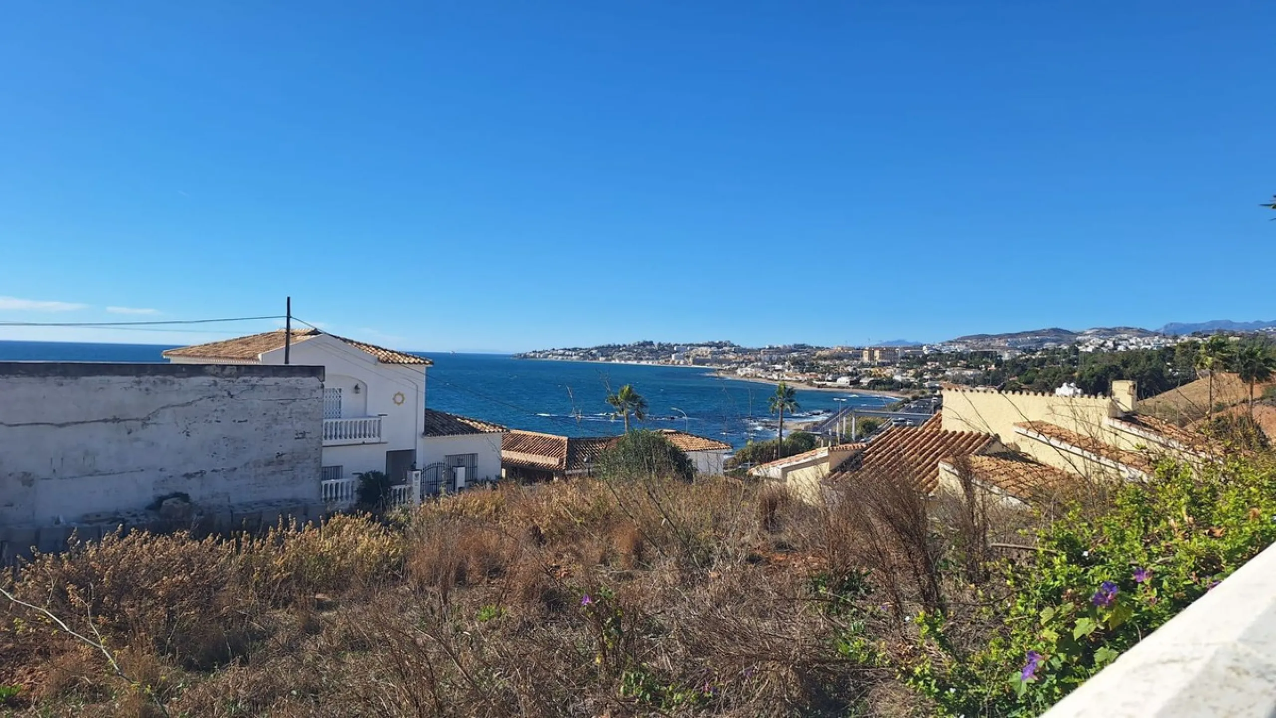 Lovely 3 Bedroom, 2 Bathroom Single-Level Villa/Bungalow with Sea Views | El Chaparral, Mijas Costa, Costa Del Sol.