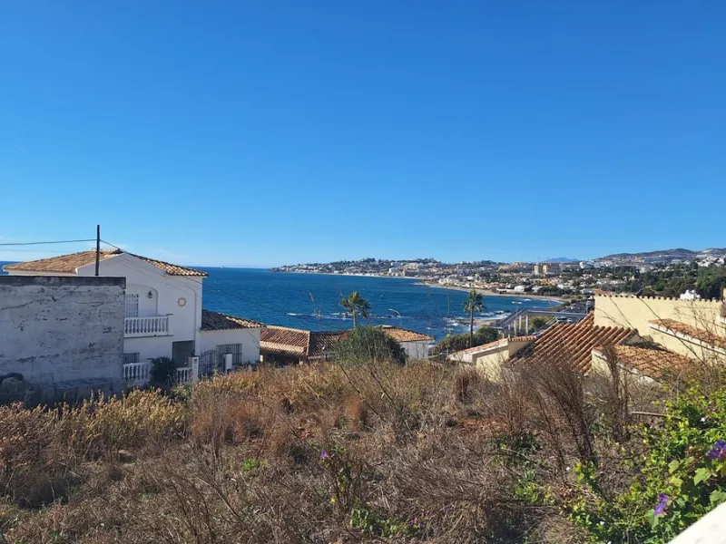 Lovely 3 Bedroom, 2 Bathroom Single-Level Villa/Bungalow with Sea Views | El Chaparral, Mijas Costa, Costa Del Sol.